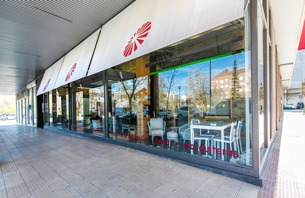 tienda-exposición de toldos en pamplona