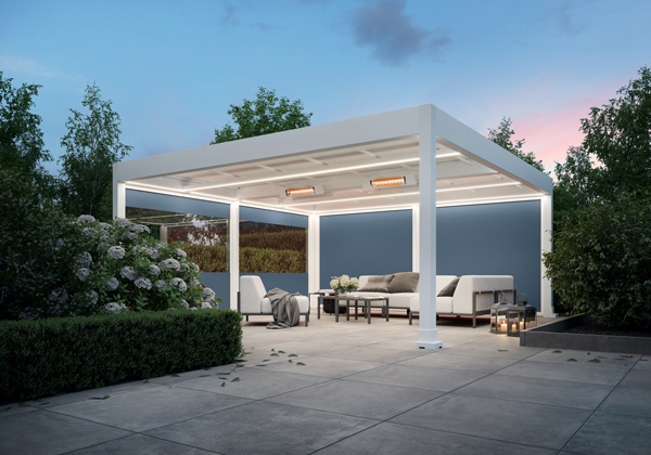 toldos verticales para pergolas y porches de marca markilux